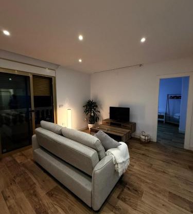 Alojamientos, Rafael muñoz