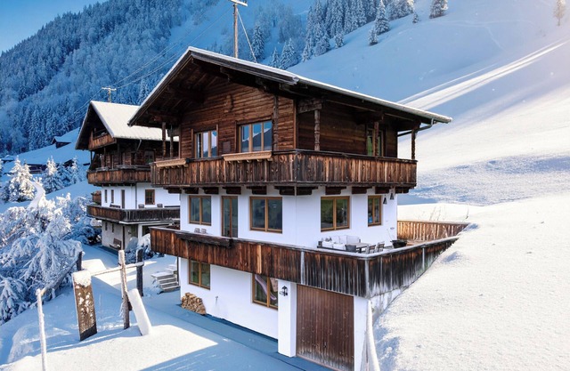 Alpbach chalet with a panoramic view and a sauna