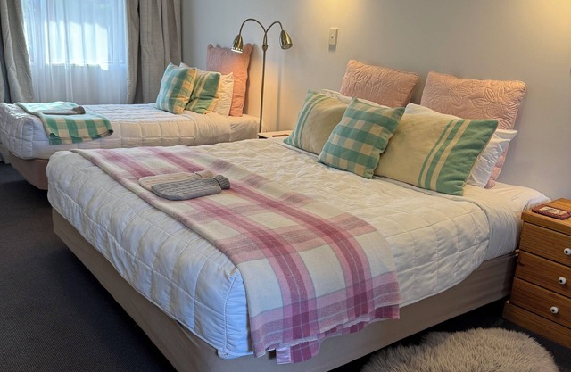 Alpine haven in Spectacular Glenorchy.nn