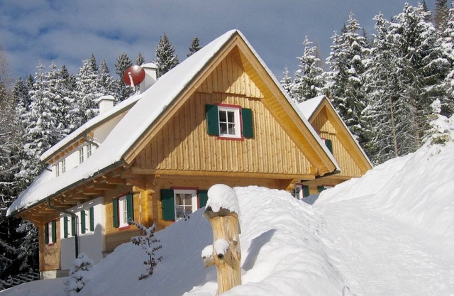 Alpine hut for up to 12 people