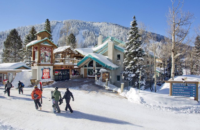 Alpine Village Suites