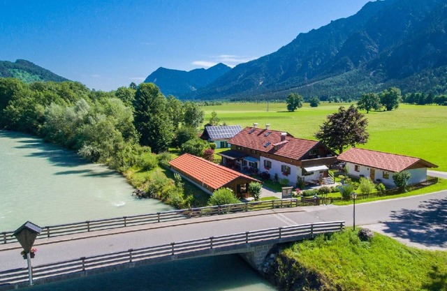 Alpspitze holiday flat with south-facing terrace