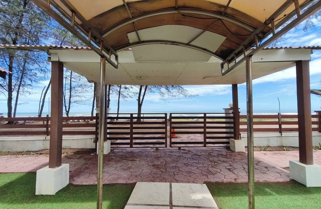 AlSafina Kijal Beach Resort & Restaurant