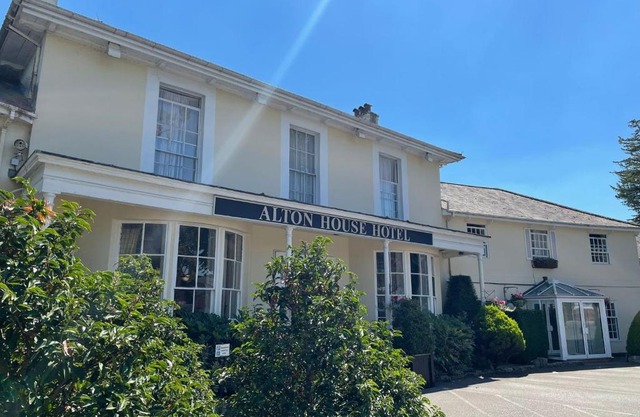 Alton House Hotel