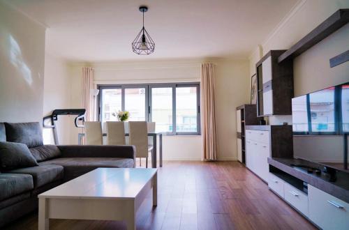 Always on the way - Road Home in Montijo, Lisbon