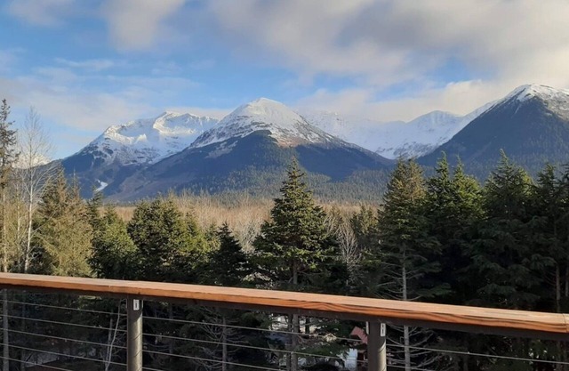Alyeska Views - 4 bdr. 2.5 bath