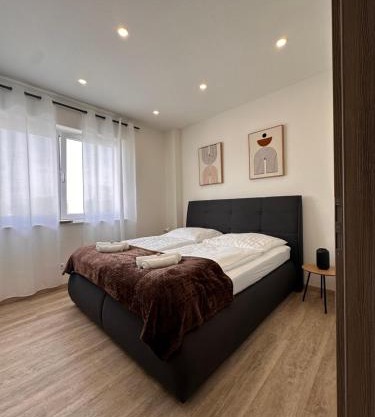 AMAO Obsidian - 120 m2 Business & Family Apartment - 3 Bedrooms - 8 Guests - King-Size Beds