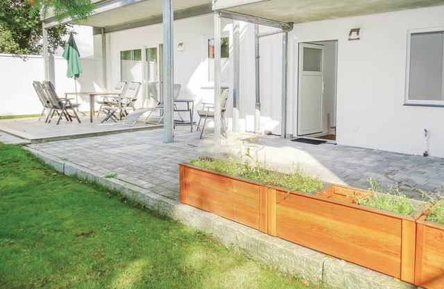 Amazing apartment in Warwerort