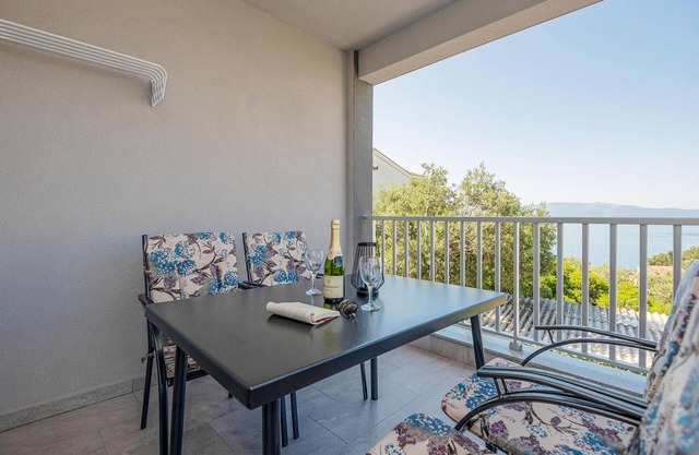 Amazing apartment in Podaca with WiFi