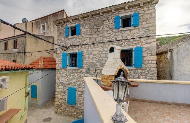 Amazing apartment in Susak with WiFi
