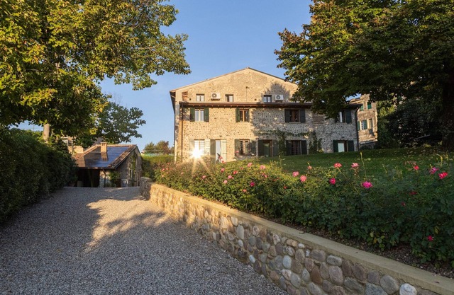 Amazing country house with whirlpool a few minutes away from Verona