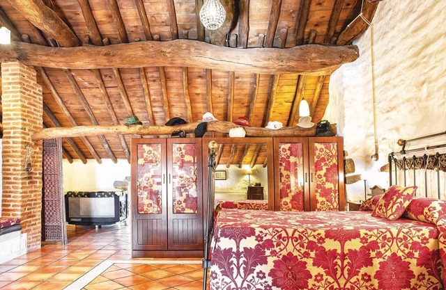 Amazing home in Añora with WiFi