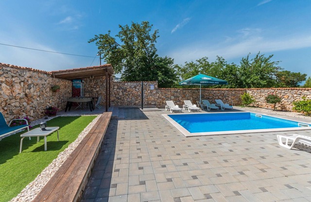 Amazing home in Donje Rastane with WiFi