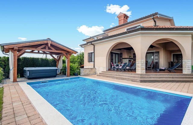 Amazing home in Marcelji with WiFi