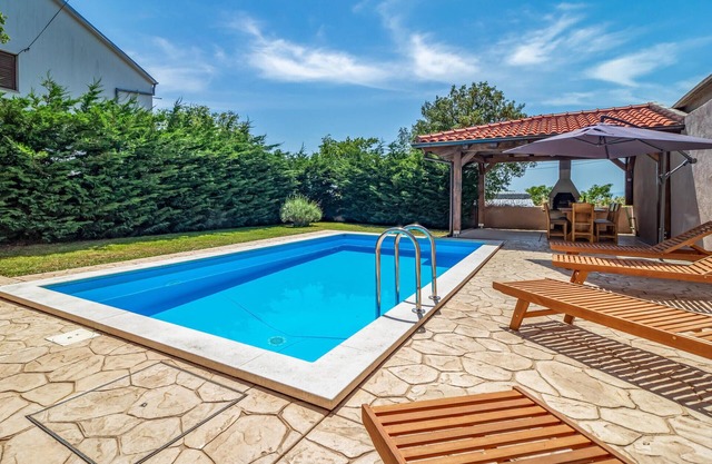 Amazing home in Smrika with sauna