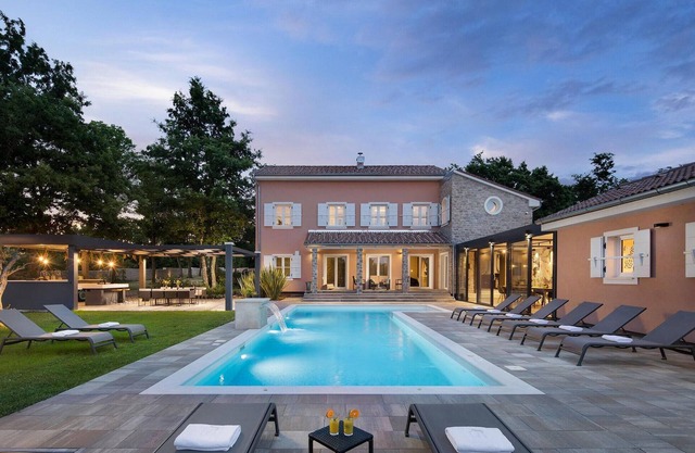 Amazing home in Svetvincenat with sauna