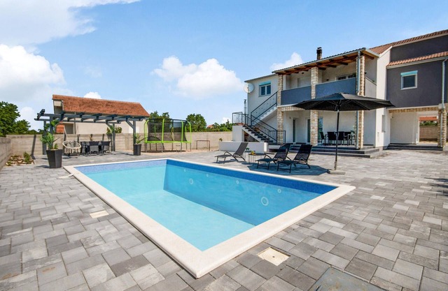 Amazing home in Tinj with kitchen