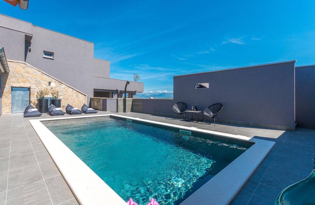 Amazing home in Zagrad