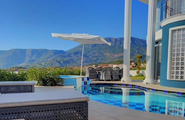 Amazing House with Private Pool in Alanya