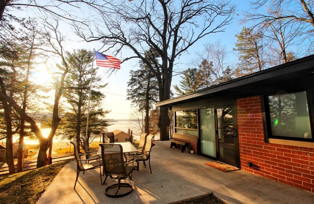 Amazing Lake Wisconsin Views! Newly Remodeled Cottage with Modern Amenities!