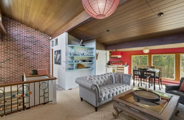 Amazing Loft in the Heart of Town