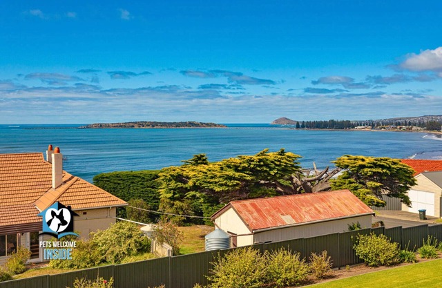 Amazing Ocean Views At This Exclusive 4 BR Holiday Home