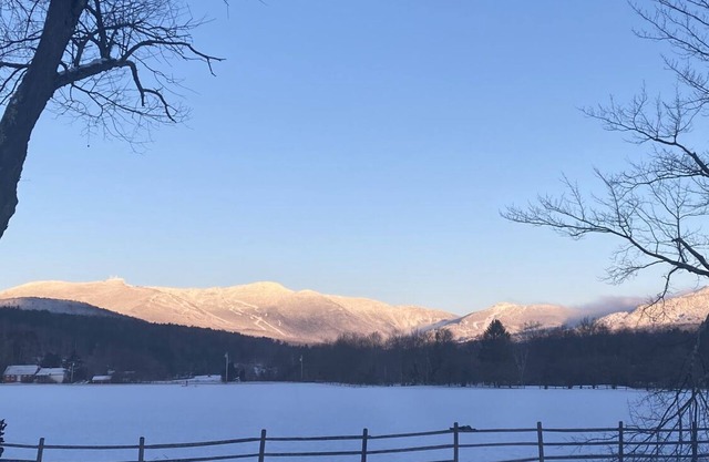 Amazing Stowe Location! Stunning Mountain Views in Cozy Condo 2BR- sleeps 6