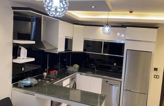 Amazing vacation home with balcony and sea view