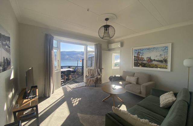 Amazing views! 5 mins to beach