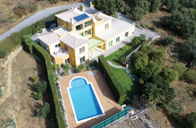 Amazing villa fantastic setting