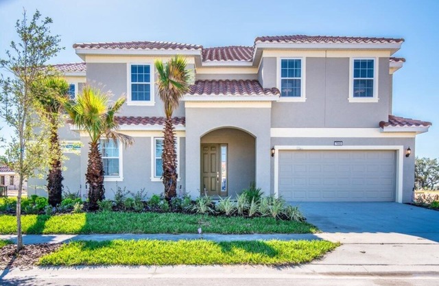 Amazingly spacious home, heated pool and spa, 15 minutes from Walt Disney World