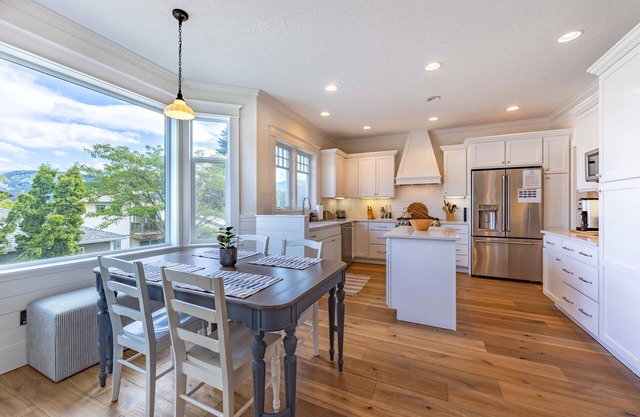 American Foursquare Craftsman, Spacious and Light