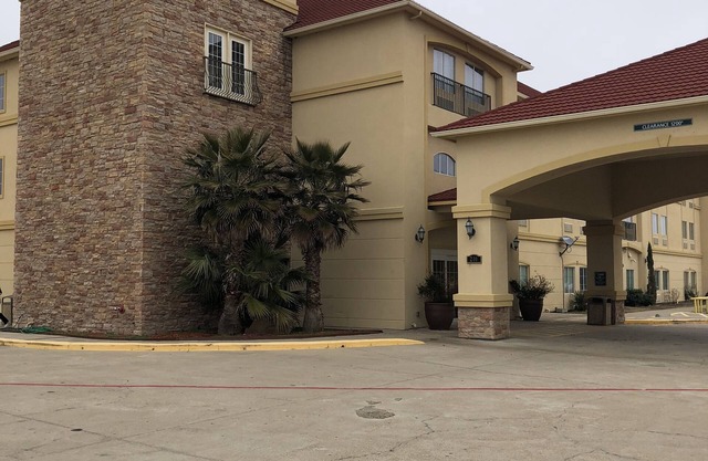 Americas Best Value Inn & Suites Gun Barrel City