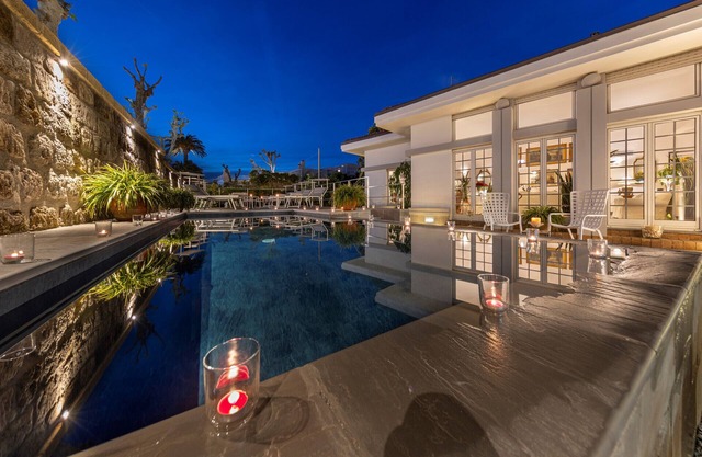 AMORE RENTALS - Lux Villa with Private Pool, Parking and Terrace
