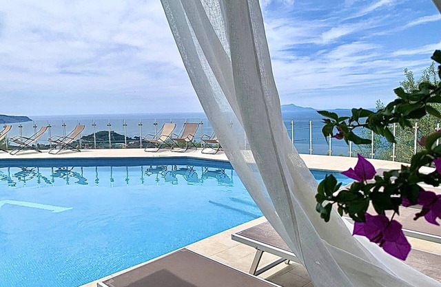 AMORE RENTALS - Villa Giulia with Private Pool, Sea View, Terraces and Parking