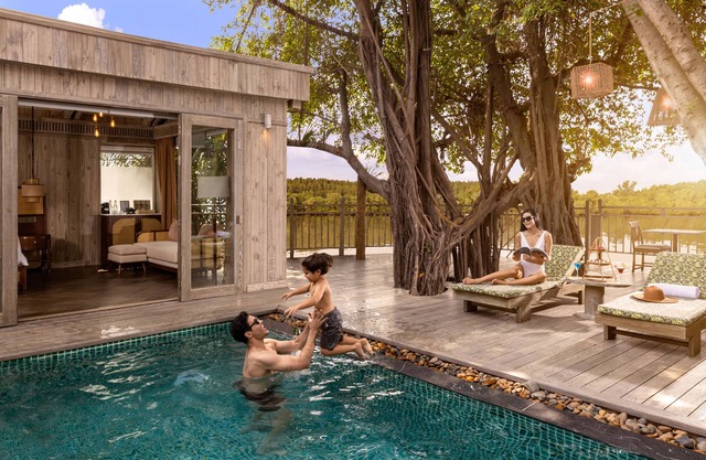 An Lam Retreats Saigon River