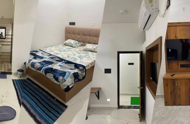 AnantShree Guest House