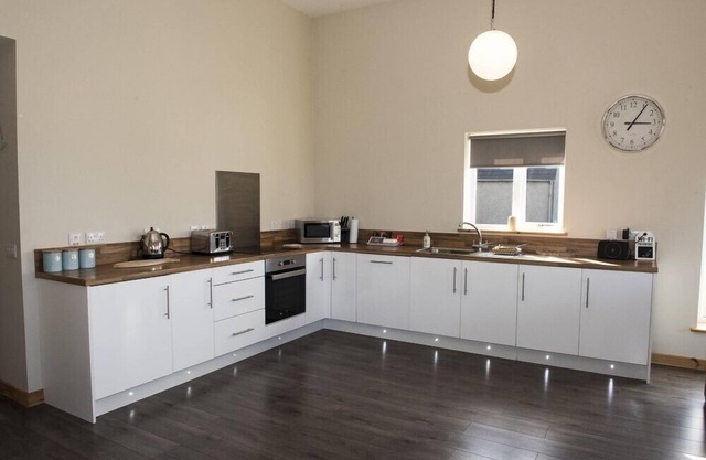 ANCHOR, pet friendly, with a garden in Ness, Isle Of Lewis