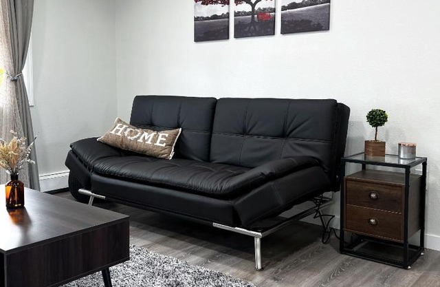 Anchorage midtown apartment- Wyoming 1