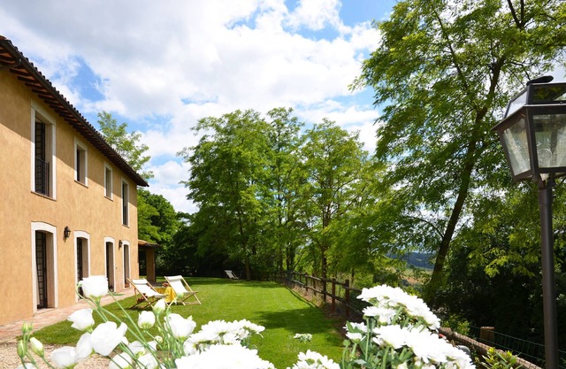 ancient, restored villa in a farm house, private garden, pool in the farm