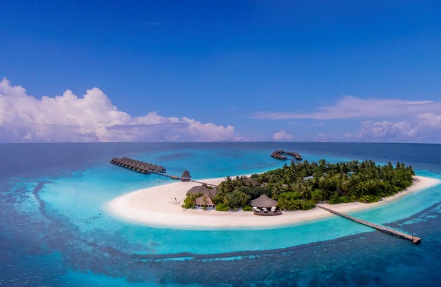 Angaga Island Resort & Spa