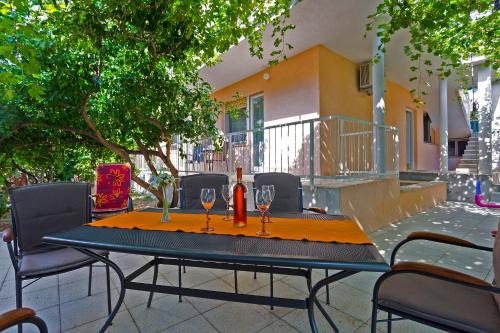 Ani in Trogir * Mittel-Dalmatien