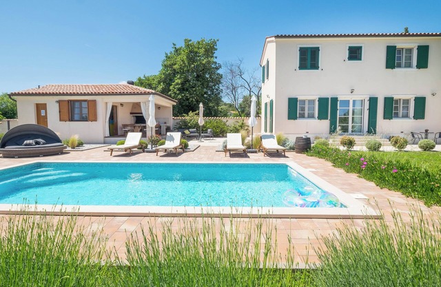 Anima Calma - family villa surrounded with vineyards and olive groves