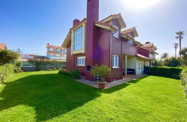 AnMar's house, detached house with garden, Ajo