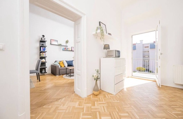 Anna and Friends Top 8