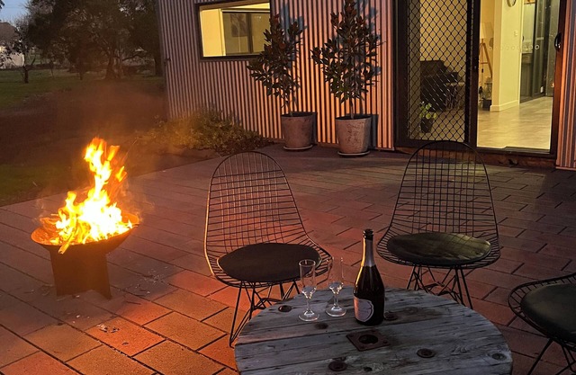 Annie's on Ti Tree- Country Bush Private, Unique Hideaway