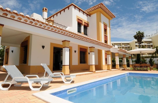 Annual Let,3Bedroom,Beach,PrivatePool,CentralHeating,Garden,SolarWater