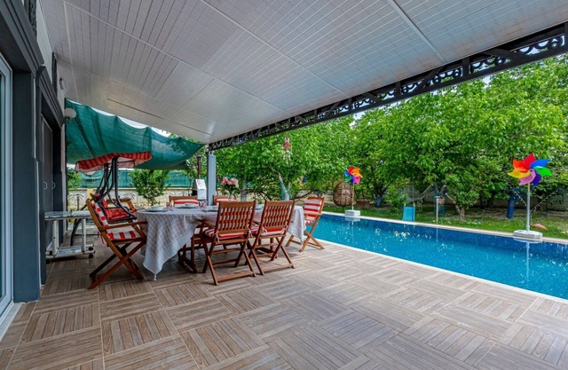 ANTALYA WITH POOL AND GARDEN VILLA YAZIR