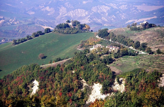 Antico Borgo Le Torricelle, medieval settlement with mosaic-pool, 8 (6+2)