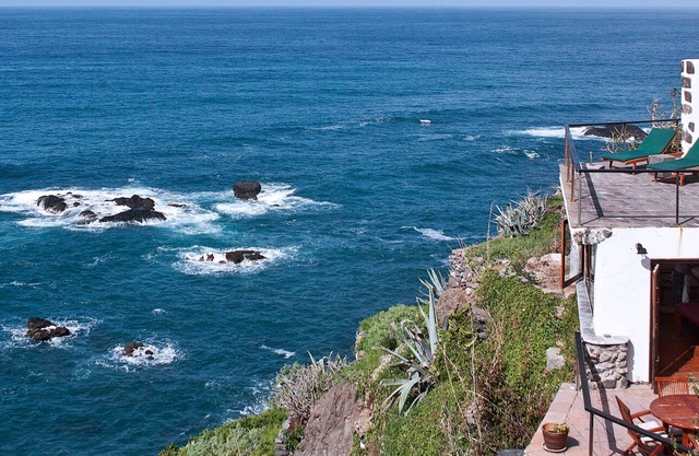 Antique cottage first row on the waterfront.